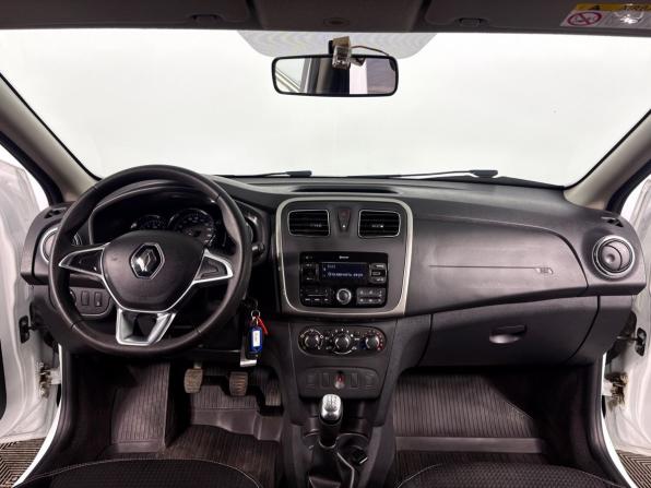 Renault Logan II Рестайлинг с пробегом 2022 года, цена 1 080 000 рублей, 82625 км, седан, Автокод Объявления
