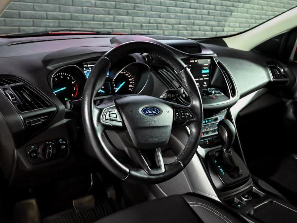 Ford Kuga II Рестайлинг с пробегом 2018 года, цена 1 980 000 рублей, 66361 км, внедорожник, Автокод Объявления