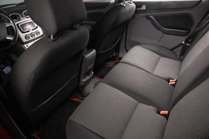 Ford Focus II Рестайлинг с пробегом 2010 года, цена 629 000 рублей, 174020 км, хэтчбек, Автокод Объявления