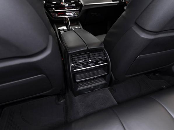 BMW 5 серии VII (G30/G31/G38) с пробегом 2018 года, цена 4 300 000 рублей, 120000 км, седан, Автокод Объявления