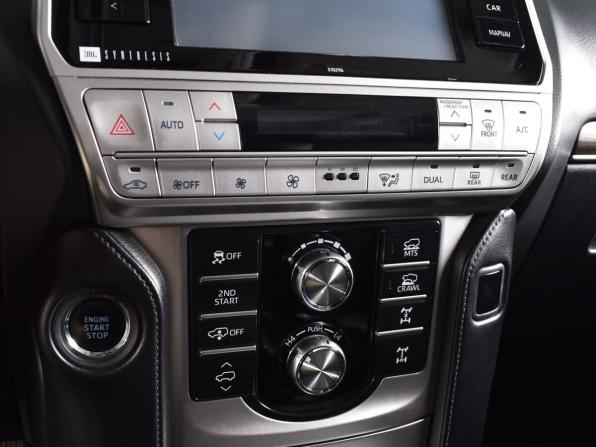 Toyota Land Cruiser Prado 150 Series Рестайлинг 2 с пробегом 2017 года, цена 4 234 995 рублей, 251944 км, внедорожник, Автокод Объявления