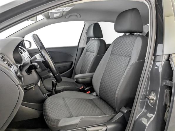 Volkswagen Polo V Рестайлинг с пробегом 2018 года, цена 1 200 000 рублей, 115012 км, седан, Автокод Объявления