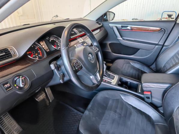 Volkswagen Passat B7 с пробегом 2013 года, цена 1 199 000 рублей, 176000 км, седан, Автокод Объявления