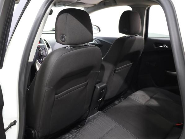 Opel Astra J с пробегом 2011 года, цена 749 000 рублей, 173318 км, хэтчбек, Автокод Объявления