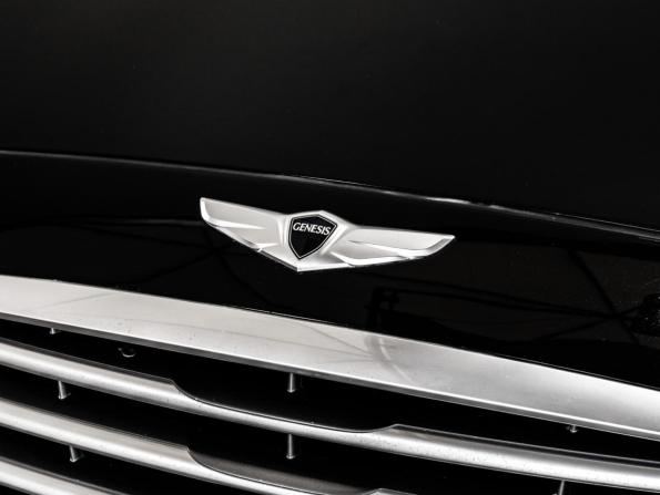 Hyundai Genesis II с пробегом 2016 года, цена 1 999 000 рублей, 105682 км, седан, Автокод Объявления