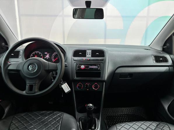 Volkswagen Polo V Рестайлинг с пробегом 2015 года, цена 950 000 рублей, 58900 км, седан, Автокод Объявления