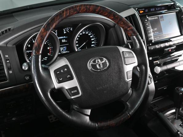 Toyota Land Cruiser 200 Series Рестайлинг 1 с пробегом 2013 года, цена 4 479 000 рублей, 139844 км, внедорожник, Автокод Объявления