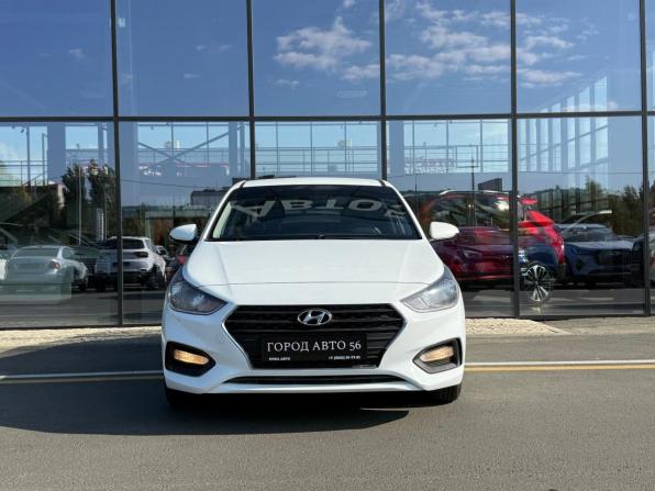 Hyundai Solaris II с пробегом 2017 года, цена 820 000 рублей, 246676 км, седан, Автокод Объявления