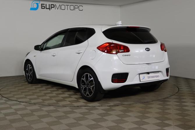 Kia Ceed II Рестайлинг с пробегом 2018 года, цена 1 599 990 рублей, 74670 км, хэтчбек, Автокод Объявления