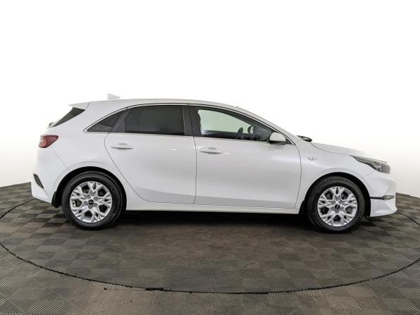 Kia Ceed III Рестайлинг с пробегом 2022 года, цена 2 270 000 рублей, 65392 км, хэтчбек, Автокод Объявления