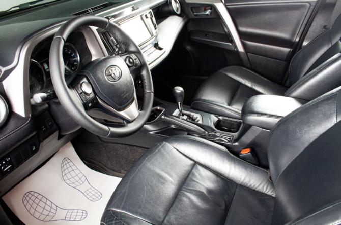 Toyota RAV4 IV (XA40) Рестайлинг с пробегом 2016 года, цена 2 279 000 рублей, 210981 км, внедорожник, Автокод Объявления