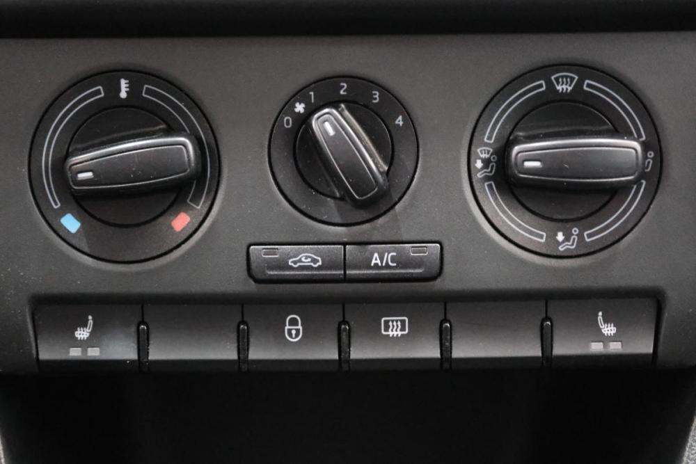 Skoda Rapid I Омск  - изображение 16