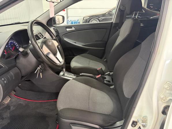 Hyundai Solaris I с пробегом 2011 года, цена 697 000 рублей, 256000 км, седан, Автокод Объявления