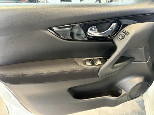 Nissan Qashqai II с пробегом 2017 года, цена 1 341 000 рублей, 211179 км, внедорожник, Автокод Объявления