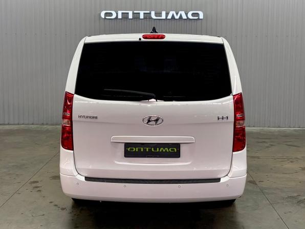Hyundai H-1 II Рестайлинг 2 с пробегом 2019 года, цена 3 147 000 рублей, 80476 км, минивэн, Автокод Объявления