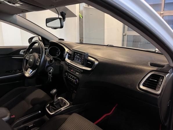 Kia Ceed III с пробегом 2018 года, цена 1 420 000 рублей, 81345 км, хэтчбек, Автокод Объявления