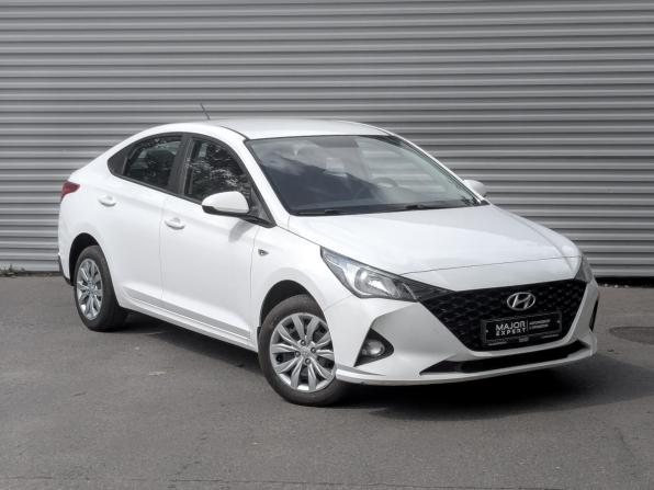 Hyundai Solaris II Рестайлинг с пробегом 2022 года, цена 1 625 000 рублей, 87026 км, седан, Автокод Объявления