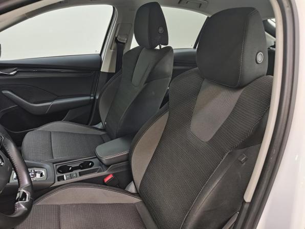 Skoda Octavia IV (A8) с пробегом 2021 года, цена 2 370 000 рублей, 181500 км, лифтбек, Автокод Объявления