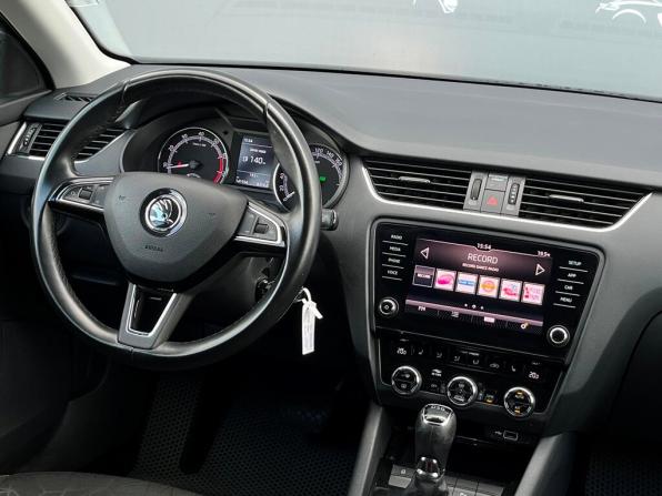 Skoda Octavia III (A7) Рестайлинг с пробегом 2019 года, цена 1 658 900 рублей, 141554 км, лифтбек, Автокод Объявления