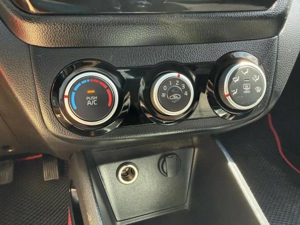 Kia Rio III Рестайлинг с пробегом 2015 года, цена 975 200 рублей, 111200 км, хэтчбек, Автокод Объявления