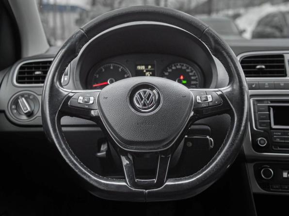 Volkswagen Polo V Рестайлинг с пробегом 2017 года, цена 1 114 000 рублей, 103797 км, седан, Автокод Объявления