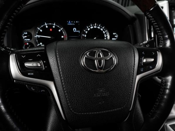 Toyota Land Cruiser 200 Series Рестайлинг 2 с пробегом 2021 года, цена 7 799 000 рублей, 113491 км, внедорожник, Автокод Объявления