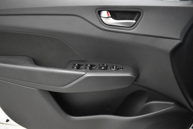 Hyundai Solaris II с пробегом 2018 года, цена 1 310 000 рублей, 130054 км, седан, Автокод Объявления