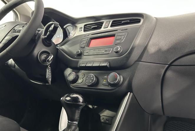 Kia Ceed II Рестайлинг с пробегом 2015 года, цена 1 180 000 рублей, 115482 км, хэтчбек, Автокод Объявления