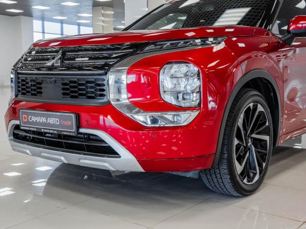 Mitsubishi Outlander IV с пробегом 2023 года, цена 3 946 000 рублей, 30556 км, внедорожник, Автокод Объявления