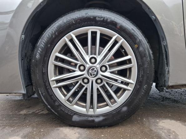 Toyota Corolla XI (E160 E170 E180) Рестайлинг 1 с пробегом 2018 года, цена 1 710 000 рублей, 79967 км, седан, Автокод Объявления