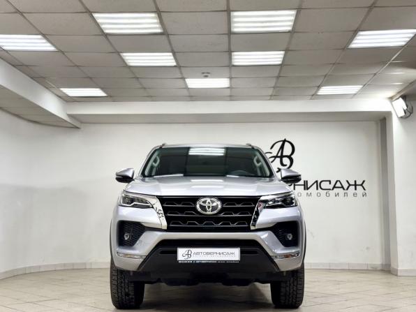 Toyota Fortuner II Рестайлинг с пробегом 2022 года, цена 4 950 000 рублей, 738 км, внедорожник, Автокод Объявления