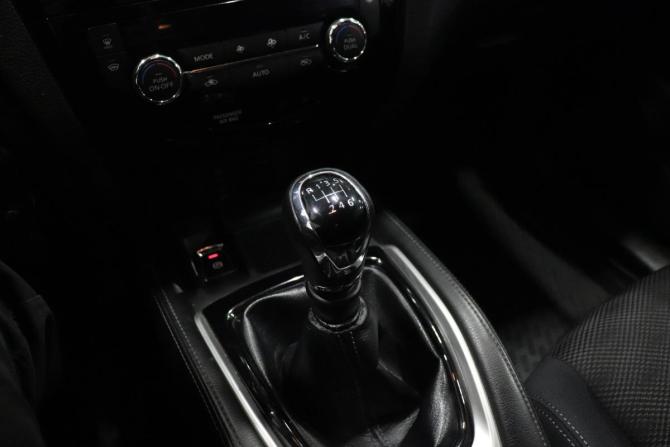 Nissan Qashqai II с пробегом 2018 года, цена 1 461 000 рублей, 53017 км, внедорожник, Автокод Объявления