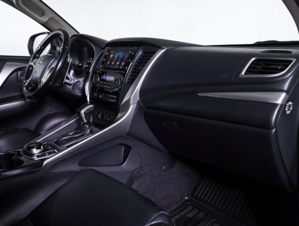 Mitsubishi Pajero Sport III с пробегом 2018 года, цена 2 329 000 рублей, 296284 км, внедорожник, Автокод Объявления