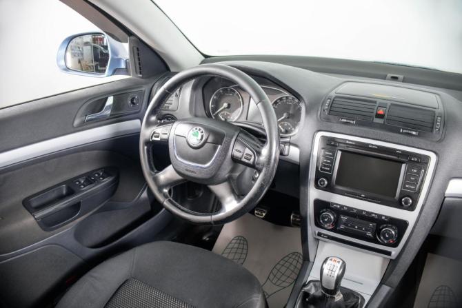 Skoda Octavia II (A5) с пробегом 2010 года, цена 929 000 рублей, 308000 км, универсал, Автокод Объявления