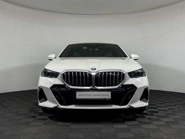 BMW 5 серии VIII (G60/G61/G68) с пробегом 2023 года, цена 7 735 000 рублей, 7301 км, седан, Автокод Объявления
