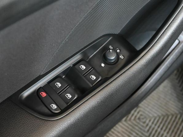 Audi A3 III (8V) Рестайлинг с пробегом 2017 года, цена 2 100 000 рублей, 121727 км, седан, Автокод Объявления
