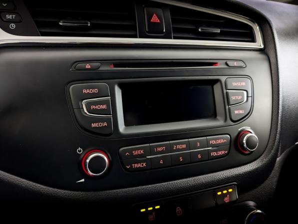 Kia Ceed II Рестайлинг с пробегом 2018 года, цена 1 385 000 рублей, 102124 км, хэтчбек, Автокод Объявления