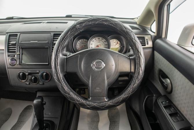 Nissan Tiida I Рестайлинг с пробегом 2010 года, цена 699 000 рублей, 255000 км, седан, Автокод Объявления