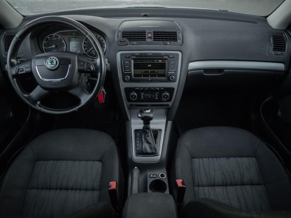 Skoda Octavia II (A5) Рестайлинг с пробегом 2012 года, цена 799 000 рублей, 236000 км, лифтбек, Автокод Объявления