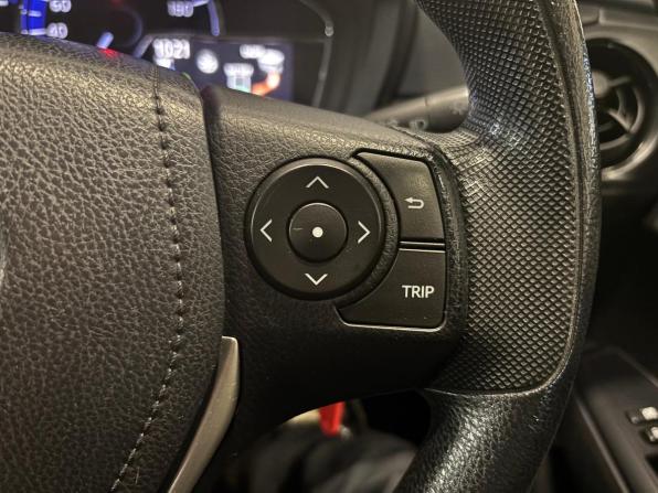Toyota Corolla XI (E160 E170) Рестайлинг 2 с пробегом 2019 года, цена 1 399 000 рублей, 155000 км, универсал, Автокод Объявления