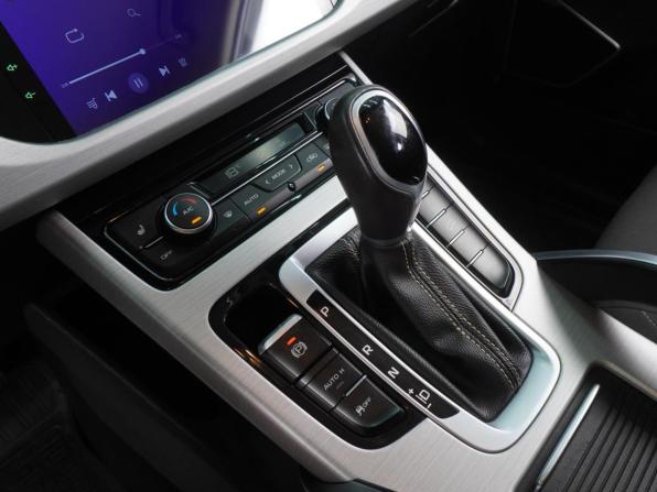 Geely Atlas I с пробегом 2018 года, цена 1 199 000 рублей, 215773 км, внедорожник, Автокод Объявления