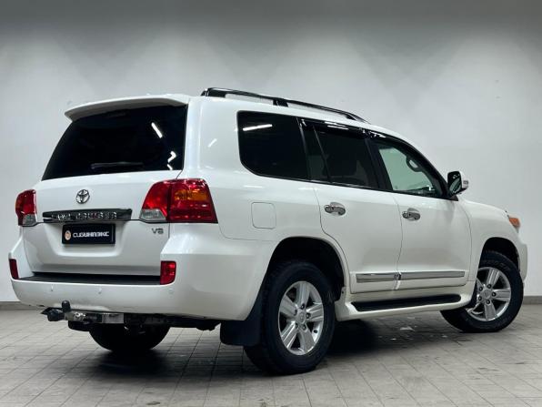 Toyota Land Cruiser 200 Series Рестайлинг 1 с пробегом 2014 года, цена 4 150 000 рублей, 135000 км, внедорожник, Автокод Объявления