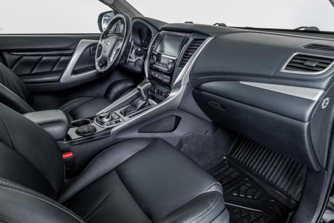 Mitsubishi Pajero Sport III с пробегом 2018 года, цена 3 256 000 рублей, 94757 км, внедорожник, Автокод Объявления
