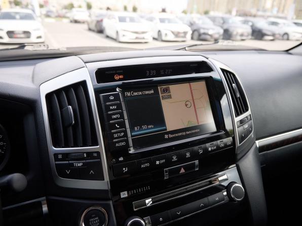 Toyota Land Cruiser 200 Series Рестайлинг 1 с пробегом 2012 года, цена 3 408 000 рублей, 352287 км, внедорожник, Автокод Объявления