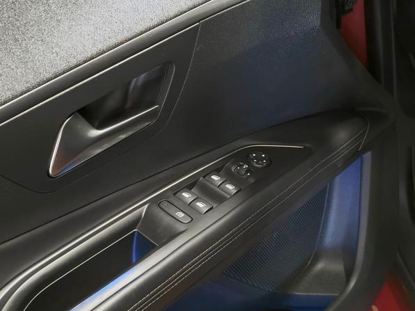 Peugeot 3008 II с пробегом 2018 года, цена 1 499 000 рублей, 56000 км, внедорожник, Автокод Объявления