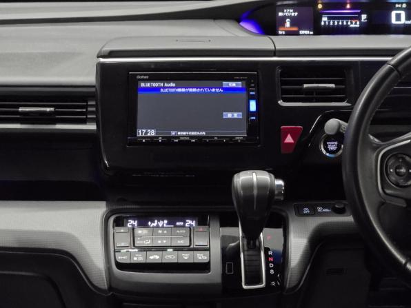 Honda Stepwgn V с пробегом 2016 года, цена 1 850 000 рублей, 140000 км, минивэн, Автокод Объявления