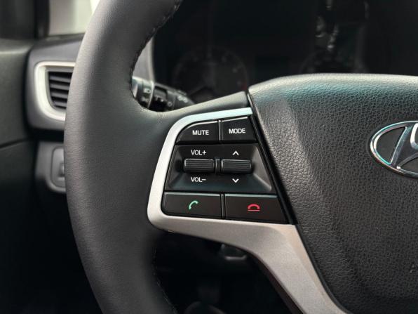 Hyundai Solaris II с пробегом 2017 года, цена 890 000 рублей, 144676 км, седан, Автокод Объявления