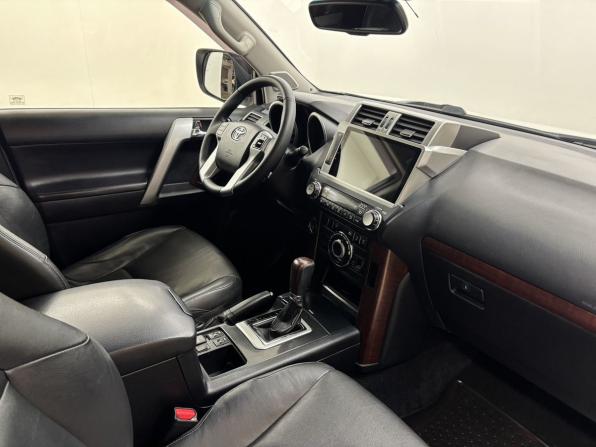 Toyota Land Cruiser Prado 150 Series Рестайлинг 1 с пробегом 2016 года, цена 3 999 000 рублей, 193317 км, внедорожник, Автокод Объявления