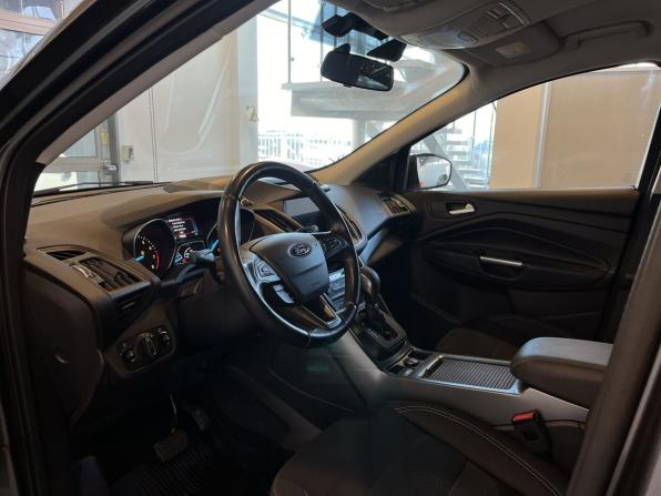 Ford Kuga II Рестайлинг с пробегом 2018 года, цена 1 650 000 рублей, 76500 км, внедорожник, Автокод Объявления