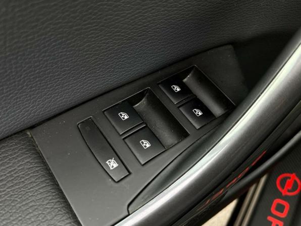 Opel Astra J Рестайлинг с пробегом 2013 года, цена 840 000 рублей, 137000 км, седан, Автокод Объявления